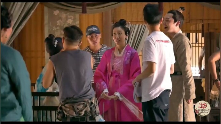 Behind-the-scenes Bloopers of "What Does the Fox Say?" A Collection of Funny Everyday Moments from t