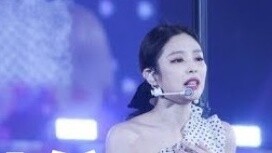 Jennie, cô nàng tiểu thư với khí chất nổi tiếng, biểu diễn trực tiếp sân khấu solo đầu tiên. Cô ấy s