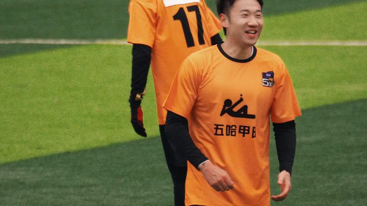 Lu Han mencetak gol di Liga Desa dan melakukan selebrasi ala Cristiano Ronaldo