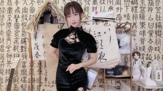 My junior female schoolmate's sexy cheongsam and high heels 💖