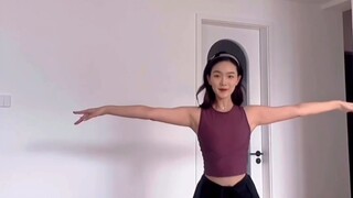 Yu Kewei's elegant dance "Passing by the World", a song to practice teaching