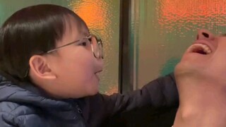 施伯雄和他家的小施总JOJO！基因真强大！好像啊！