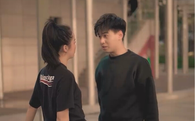 เธอผู้หญิงคนนั้นสอนให้ฉันรู้จักรัก แต่กลับส่งฉันคืนสู่ฝูงชนอันกว้างใหญ่!