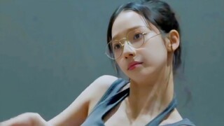 Đốn tim ngay lập tức! Bị Liu Zhimin đẹp trai đeo kính mặt mộc làm cho ngất ngây!