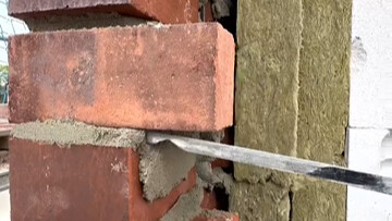 Bạn có nghĩ rằng làm thợ xây với mức lương 10.000 đô la có đáng không?