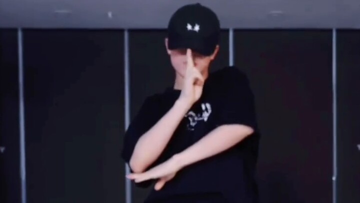 [Su Xinhao] Shocked! A 14-year-old handsome Chinese trainee covered Wang Jiaer's TITANIC dance with 