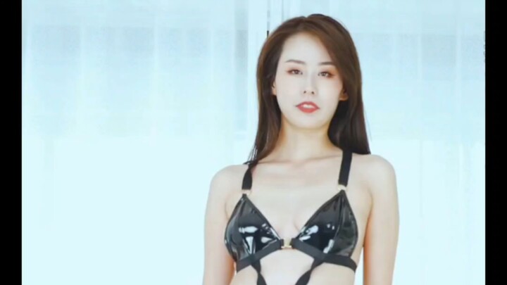 【Victoria's Secret】Bộ sưu tập áo tắm mát mẻ mùa hè, mỹ nhân tuổi băm nhảy múa nóng bỏng