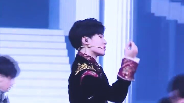 03 Kỹ năng hát và nhảy trên cỏ của Trường Quốc gia thật đáng kinh ngạc! Màn trình diễn tuyệt đẹp các