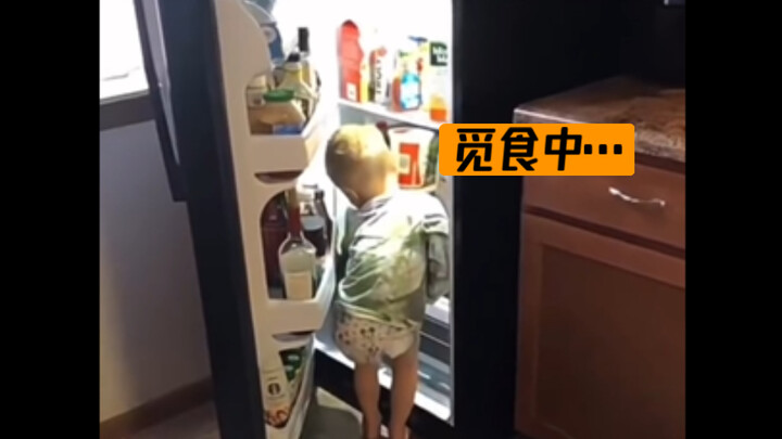 Đứa trẻ con người bị bắt quả tang 😝