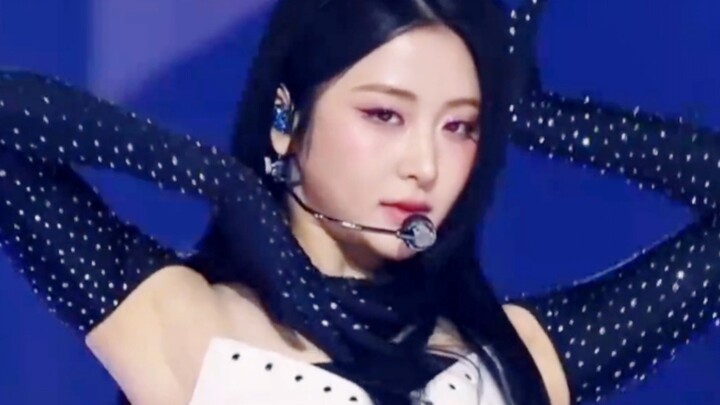 LE SSERAFIM’s “Dance Medley + CRAZY” – Full-Throttle Stage at the SBS Gayo Daejeon!