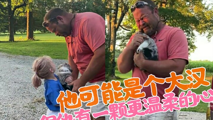 انهار المالك الحزين عندما التقى بكلبه الجديد