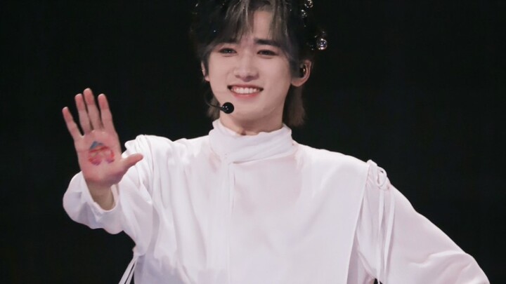 Ask Song Yaxuan to dance all the gesture dances in the world. Incomplete collection of gesture dance