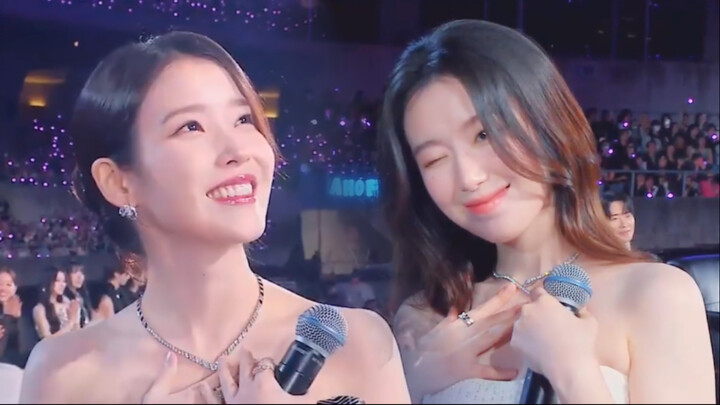 【ชูหัว x หลินจวิ้นเจี๋ย】 251206 คลิปสัมภาษณ์ & ชูหัวบอกรักไอยู｜พิธีมอบรางวัล “AAA เอเชียน แอร์โรว์ อ