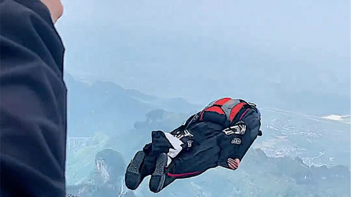 Asia’s “Flying Man” Zhang Shupeng: The Full Process of Preparing for a Wingsuit Flight at Tianmen Mo