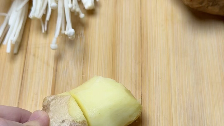 Ginger cosplaying as enoki mushrooms