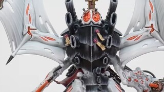 Imperial Inquisitor mengendarai bio-mech Tyranid Tyrant yang dimodifikasi untuk memimpin Zerg Swarm 