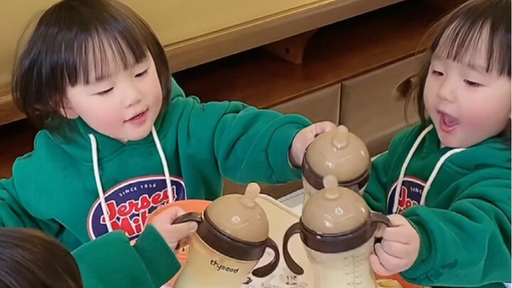 Mọi người đều chưa từng gặp mẹ bỉm, hôm nay bố bỉm đi làm rồi. Dây chuyền sản xuất của mẹ bỉm bắt đầ