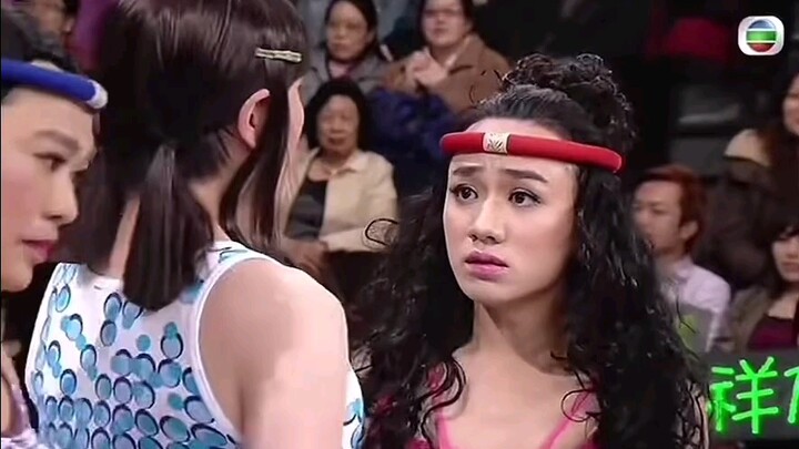 ต้องบอกเลยว่าการแต่งหญิงของหวังจู่หลานมันได้ฟีลจริงๆ ฮ่าๆๆ