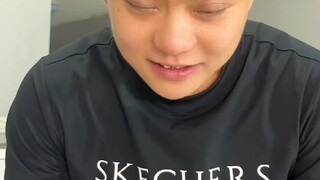 我不允许我一个人被笑。魔性敲鸡蛋