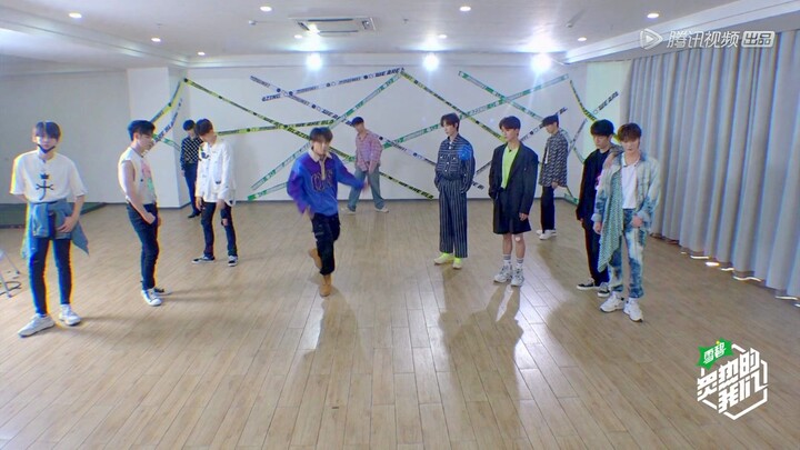 [Yao Chen] "YOU" Practice Room | Today's Heart-Throbbing Dance Moves by the Handsome Guy in Yellow B
