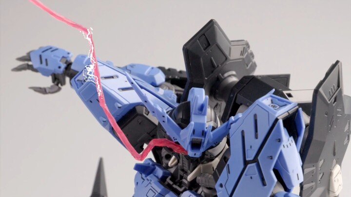 Terlalu banyak lightsaber Gundam di stok? Cobalah membuatnya seperti ini!