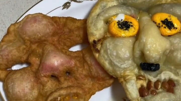 พ่อแม่กลายเป็นคนติดโควิดไปแล้ว ลูกสาวทำอาหารเช้าให้ทั้งสองกิน ลูกสาวบอกว่า: “หนูอยากให้พ่อแม่รู้ว่า 