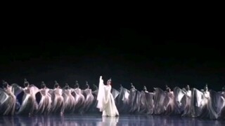 "White Silk Dance on the Waterside" rehearsal, Heguang dual-screen synchronized version. A large num
