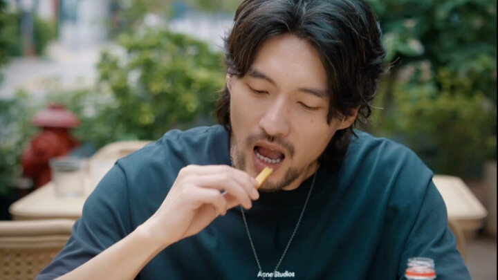 عذراً، ما استطعت أتحكم بنفسي...