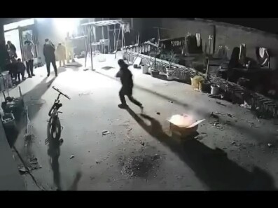 Aduh! Kembang api ini benar-benar sepadan dengan harganya!