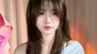 How delightful! This humble girl, despite her twisted waist, can still till two li of land.
