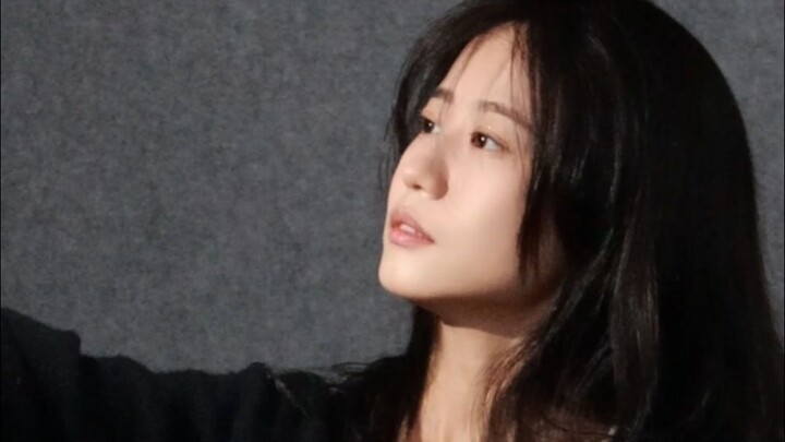 Kẻ lừa đảo: Đố mọi người, tại sao tôi lại mặc áo hoa nhỏ?