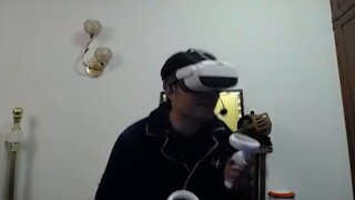 The show was a blast! Da Sima tried various VR games, was scared to tears by a boxer and disappeared