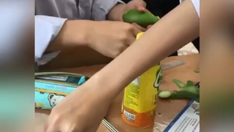 Ta nói nó lạ lùng