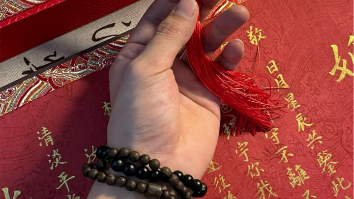 إياك أن تتعلم فن الخط، وإلا ستصبح تكتب عقود الزواج كل يوم وتتفرج على حب الآخرين!