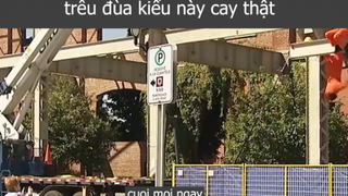 trêu đùa kiểu này cay thật p2 #cuoimoingay