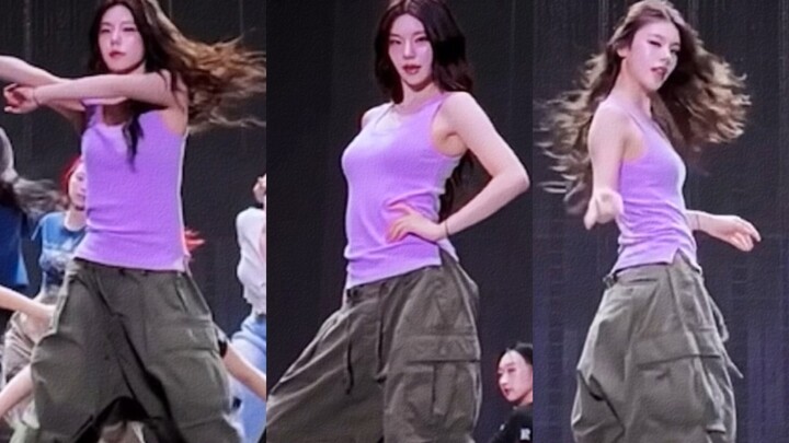 غرفة تدريب ITZY Dynamite، ضربة مباشرة من Huang Yeji
