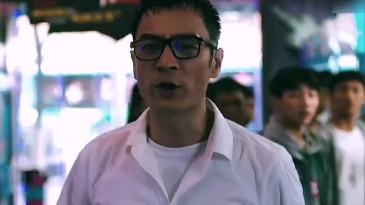A man unexpectedly travels back 20 years and unexpectedly becomes his own homeroom teacher.