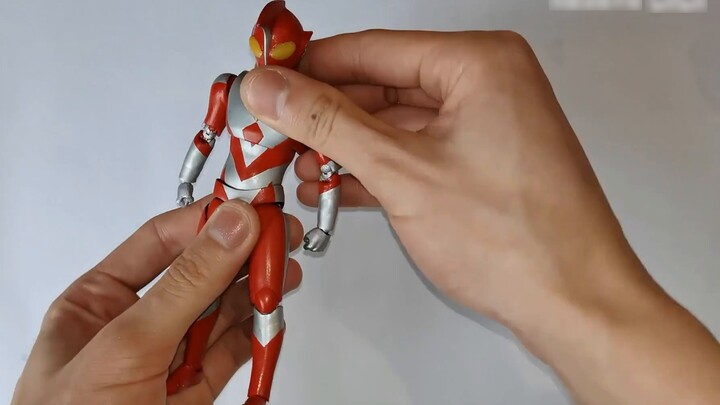 [Berpura-pura menjadi pejabat 21] Taiga mengubah dirinya dan Ultraman As shf