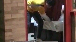 R1SE's Zhang Yanqi is so dedicated he doesn't move a muscle; R1SE (Liu Ye and Zhao Lei) dance square