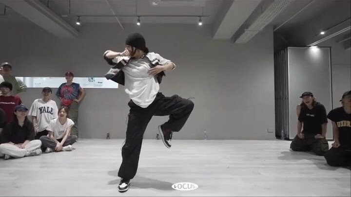 Salah satu koreografi favorit Akanen sendiri. Teriakan para peserta workshop di Hong Kong benar-bena
