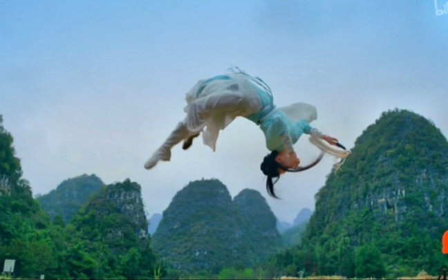 เหอหนานทีวีดาวเทียม โปรดสร้างละครเครื่องแต่งกาย! ฉันเบื่อกับละครชุดห่วยๆ ที่มีการเต้นห่วยๆ และการแต่