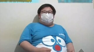 เด็กชายชาวญี่ปุ่นชื่นชอบโดราเอมอนมาก เพราะโดราเอมอนทำให้เขามีความกล้าหาญและสอนให้เขารู้จักใช้ชีวิตอย
