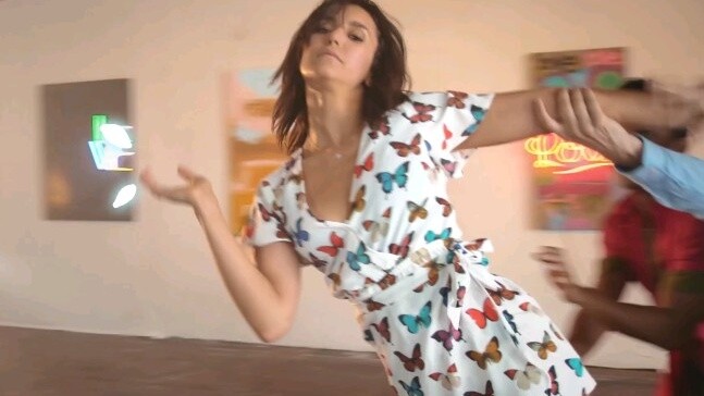 【يوميات مصاص الدماء|نينا دوبروف】عندما ترقص الآلهة، يذوب قلبي