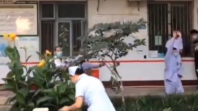 Cuộc sống tâm thần hàng ngày trong bệnh viện tâm thần