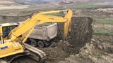 Komatsu PC390 Excavator