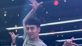 [Bai Xiaobai] Versi lanjutan dari koreografi paduan suara "Dancing Under the Moon" telah hadir! Lalu
