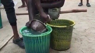 非洲惩罚小偷的小游戏