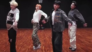 Jeon Jungkook dan [TXT] Choi Yeonjun Choi Soobin Hueningkai Mengejar Perasaan Itu menantang Tik Tok2