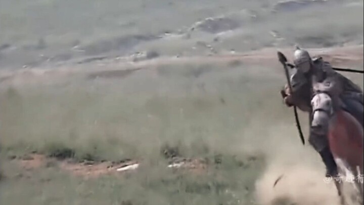 “Liu Bei: Zilong is my bodyguard—anyone who dares lay a hand on me will have to deal with him!”