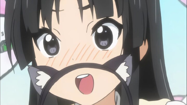 MIO secretly wears cat ears